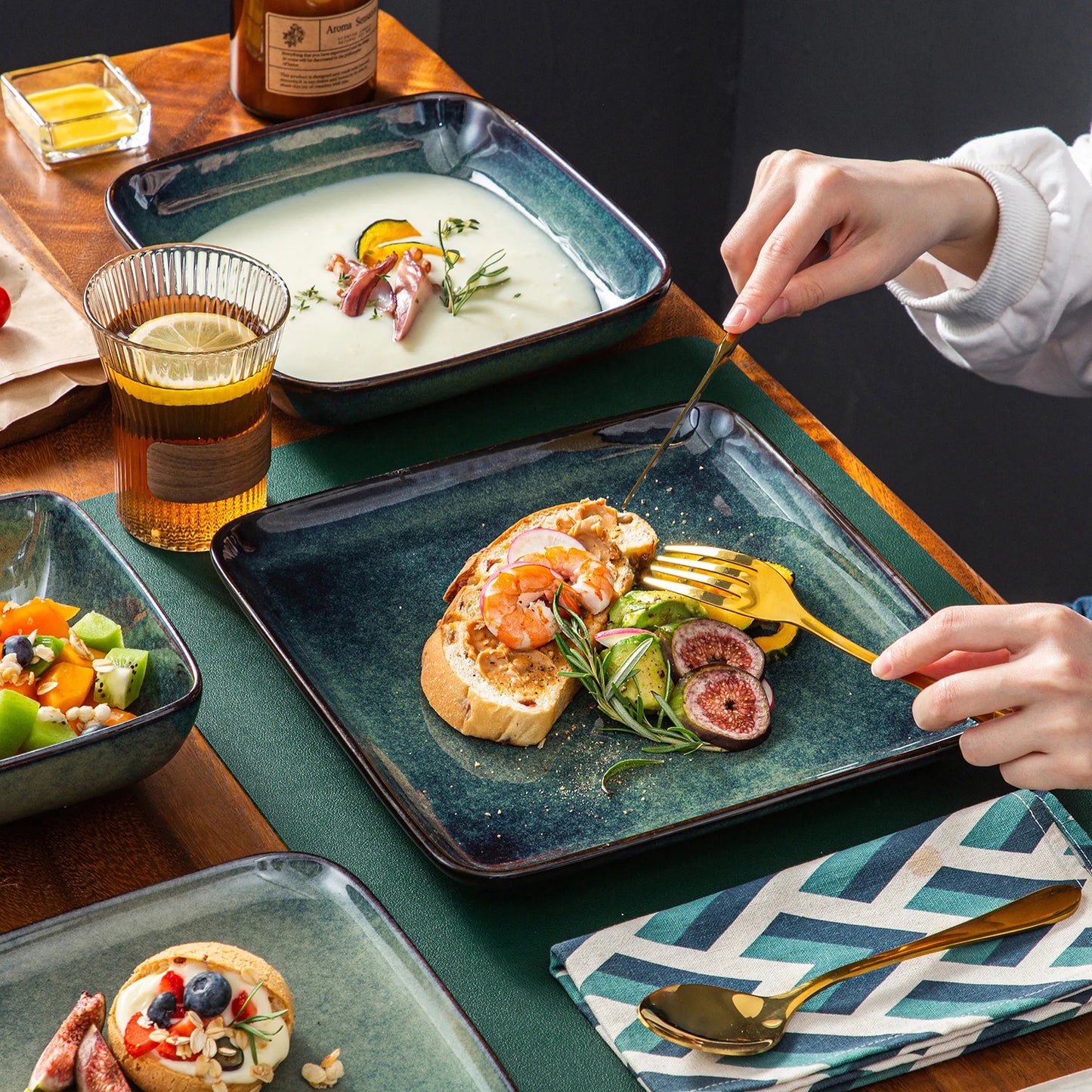 MALACASA Dinner Set Ceramic 16 Piece Square Kiln Glaze